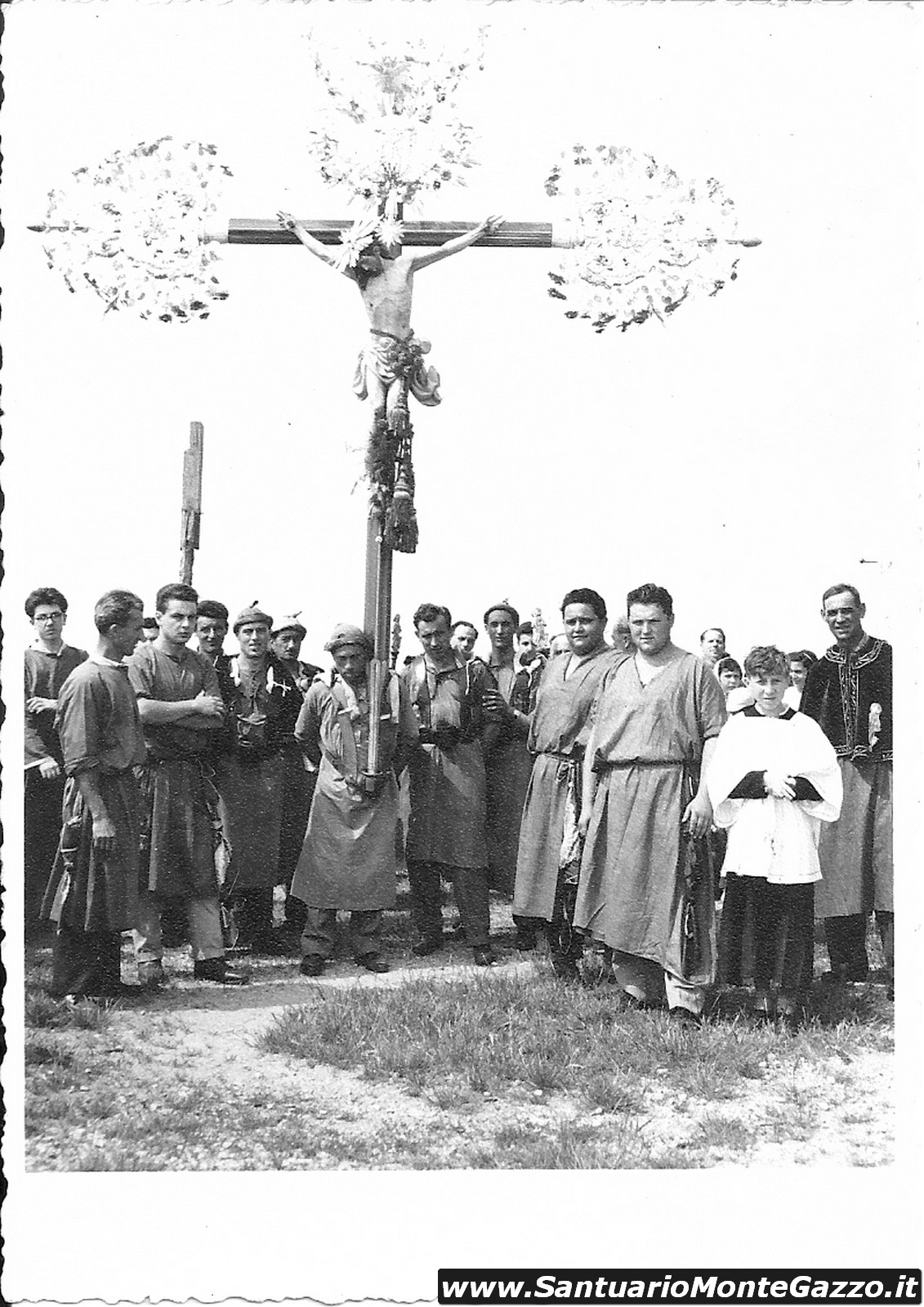 Santuario Monte Gazzo Processione con Cristi delle Confraternite liguri